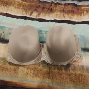 Chic Lace-Accented Beige Bra
